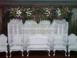 Desain Kursi Pengantin Putih Bersih